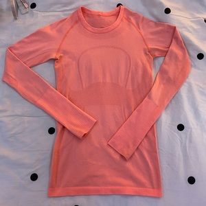 Peachy Swiftly tech lululemon long sleeve